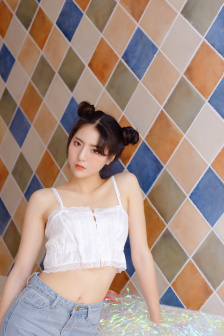 座公交车最后一排插